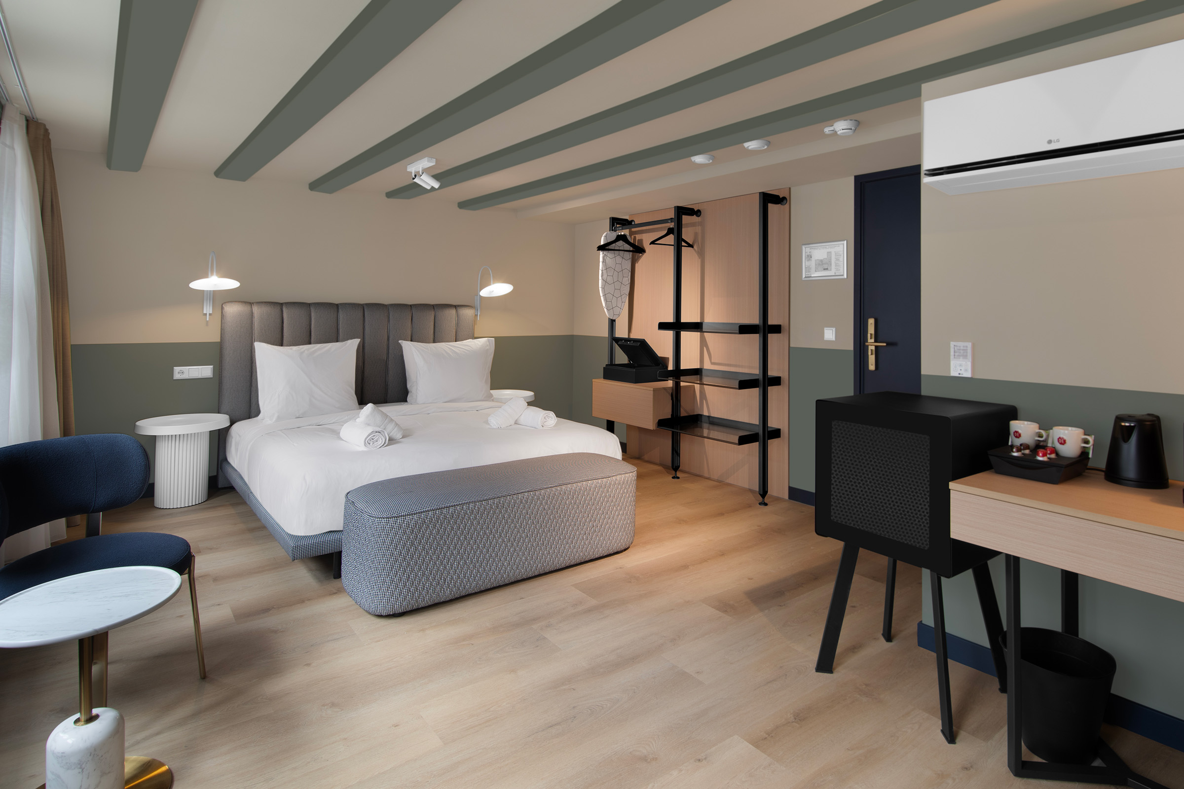 Hotel Zeedijk guest room